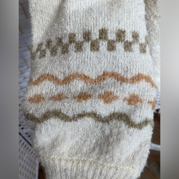 NWT Hem & Thread Fair Isle Turtle Neck Sweater Ivory and Pale Pink 100% Polyestr - Picture 6 of 9